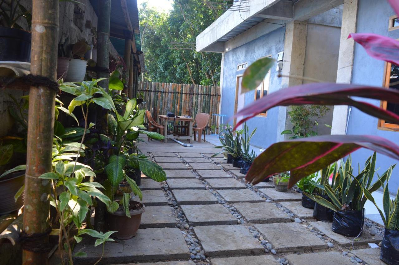 Labuan Bajo Mahoni Guesthouse Dış mekan fotoğraf