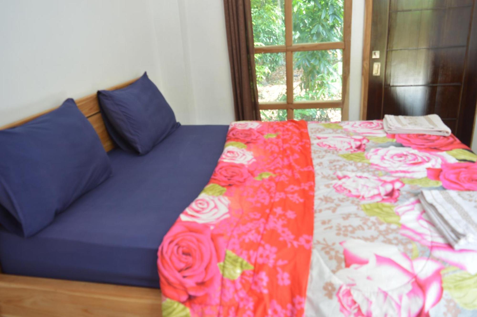 Labuan Bajo Mahoni Guesthouse Dış mekan fotoğraf